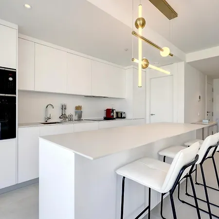 092 - Modern, Spacious El Higueron With Private Garden & Bbq Apartment *