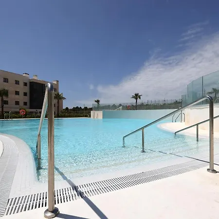 Apartment 092 - Modern, Spacious El Higueron With Private Garden & Bbq Malaga