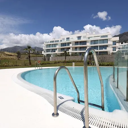 092 - Modern, Spacious El Higueron With Private Garden & Bbq Apartment *