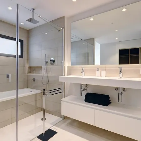 092 - Modern, Spacious El Higueron With Private Garden & Bbq Malaga