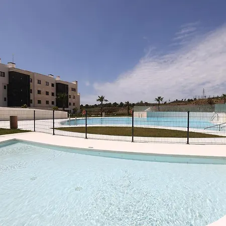 092 - Modern, Spacious El Higueron With Private Garden & Bbq *