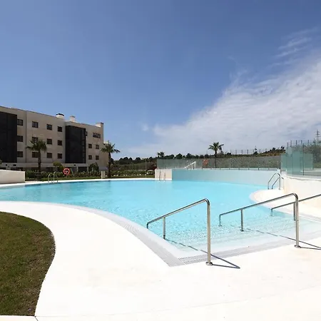 092 - Modern, Spacious El Higueron With Private Garden & Bbq *