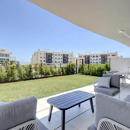 092 - Modern, Spacious El Higueron With Private Garden & Bbq Malaga