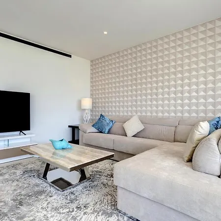 092 - Modern, Spacious El Higueron With Private Garden & Bbq * Malaga