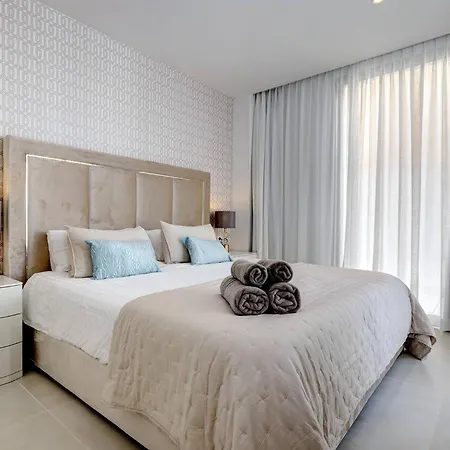 092 - Modern, Spacious El Higueron With Private Garden & Bbq * Malaga