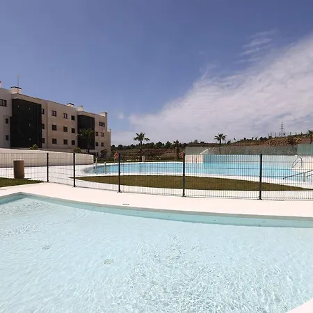 092 - Modern, Spacious El Higueron With Private Garden & Bbq Apartment