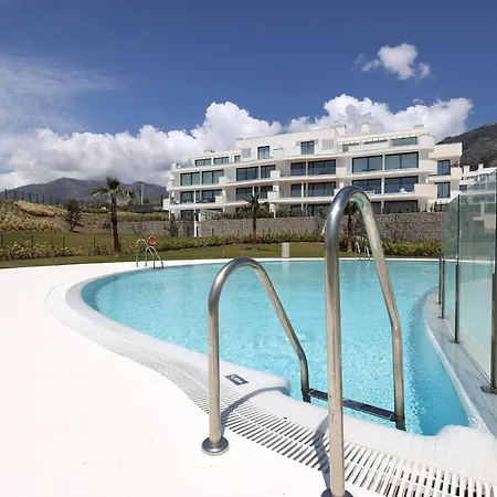 Apartment 092 - Modern, Spacious El Higueron With Private Garden & Bbq Malaga
