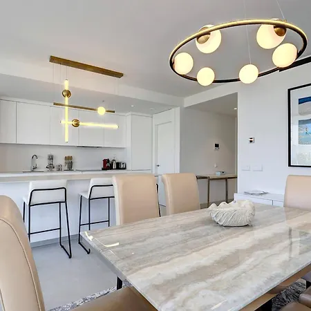 092 - Modern, Spacious El Higueron With Private Garden & Bbq *