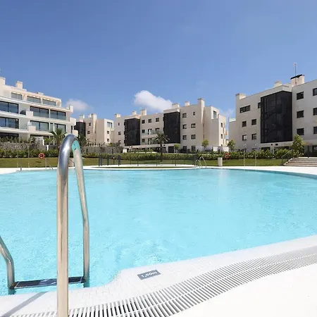 092 - Modern, Spacious El Higueron With Private Garden & Bbq Malaga