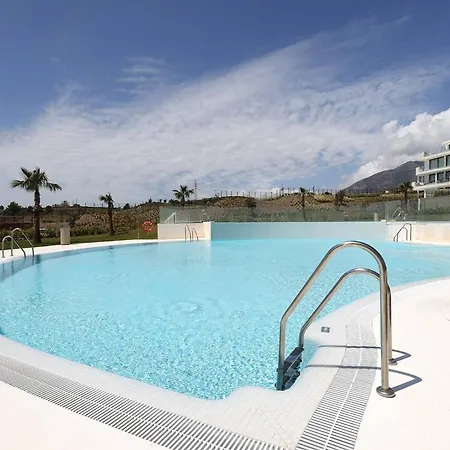 Apartment 092 - Modern, Spacious El Higueron With Private Garden & Bbq