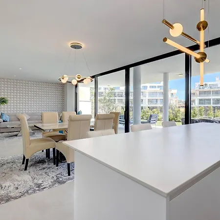 Apartment 092 - Modern, Spacious El Higueron With Private Garden & Bbq *