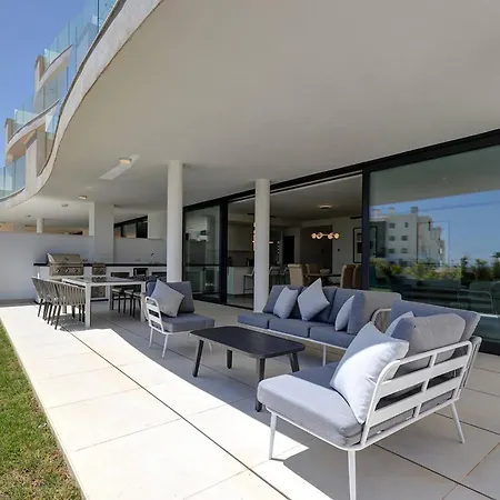 Apartment 092 - Modern, Spacious El Higueron With Private Garden & Bbq *
