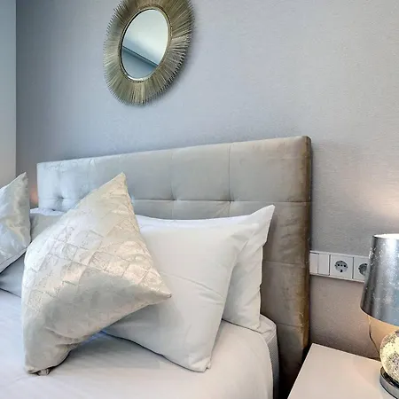 092 - Modern, Spacious El Higueron With Private Garden & Bbq Apartment Malaga